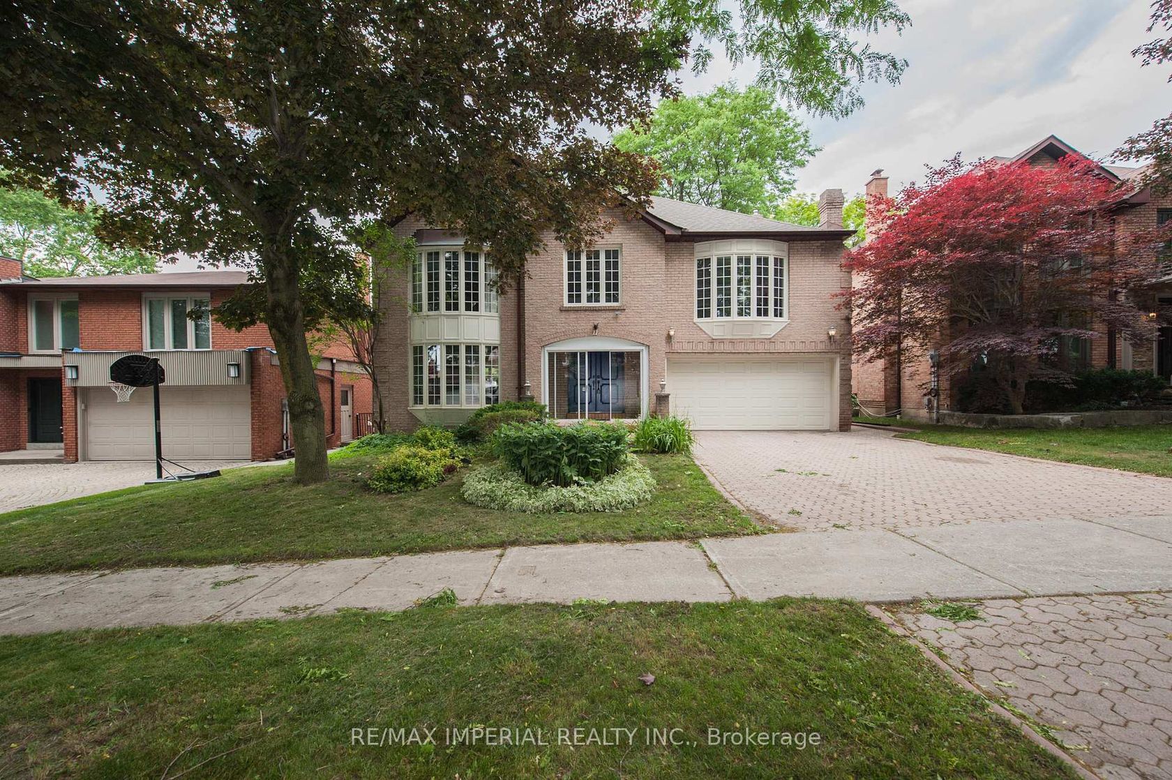 11 Riderwood Drive E, Windfields, Toronto 