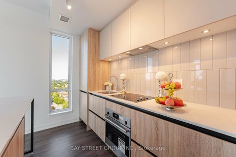 Photo 5 at 1515 - 7950 Bathurst Street, Beverley Glen, Vaughan