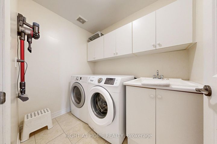 Photo 25 at 41 - 280 Paradelle Drive, Oak Ridges Lake Wilcox, Richmond Hill