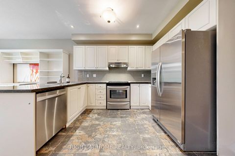 Photo 11 at 41 - 280 Paradelle Drive, Oak Ridges Lake Wilcox, Richmond Hill