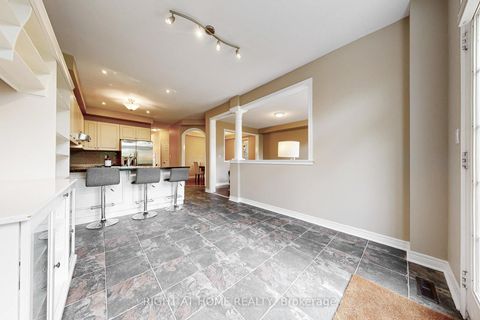 Photo 12 at 41 - 280 Paradelle Drive, Oak Ridges Lake Wilcox, Richmond Hill