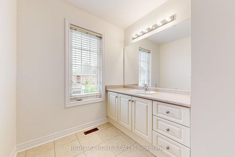 Photo 23 at 41 - 280 Paradelle Drive, Oak Ridges Lake Wilcox, Richmond Hill