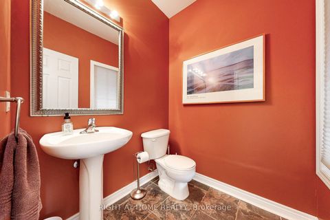 Photo 3 at 41 - 280 Paradelle Drive, Oak Ridges Lake Wilcox, Richmond Hill