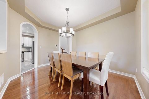 Photo 7 at 41 - 280 Paradelle Drive, Oak Ridges Lake Wilcox, Richmond Hill