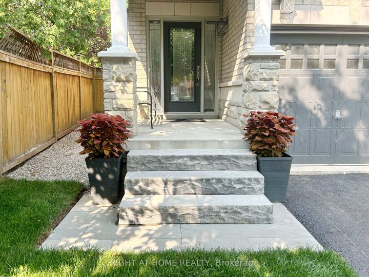 Photo 1 at 5515 Doctor Peddle Crescent, Churchill Meadows, Mississauga