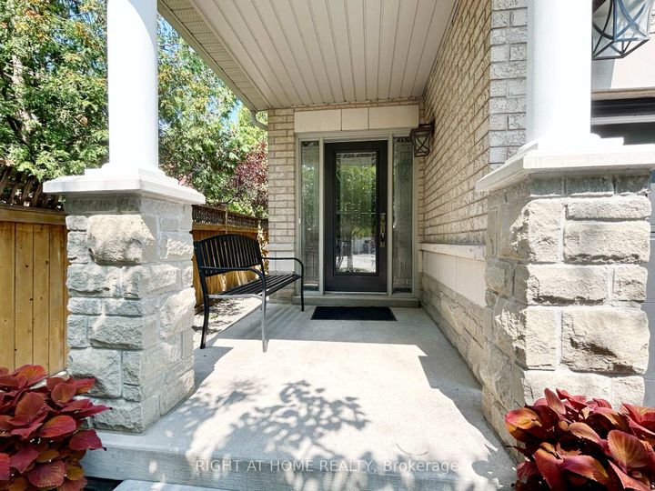 Photo 3 at 5515 Doctor Peddle Crescent, Churchill Meadows, Mississauga