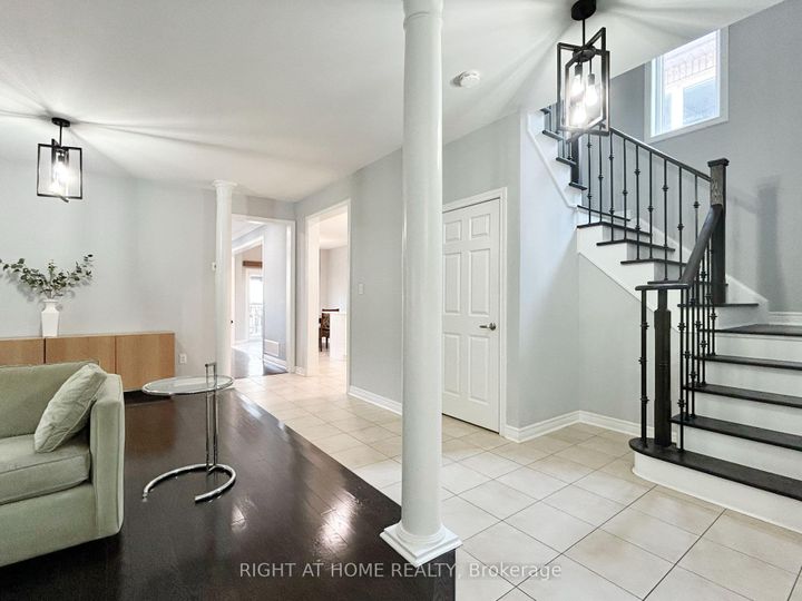 Photo 5 at 5515 Doctor Peddle Crescent, Churchill Meadows, Mississauga