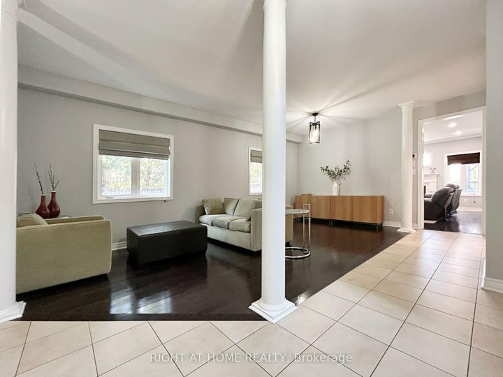 Photo 6 at 5515 Doctor Peddle Crescent, Churchill Meadows, Mississauga