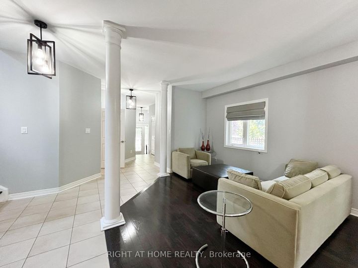 Photo 7 at 5515 Doctor Peddle Crescent, Churchill Meadows, Mississauga