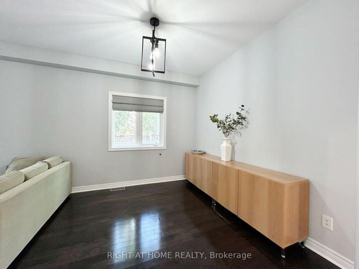 Photo 8 at 5515 Doctor Peddle Crescent, Churchill Meadows, Mississauga