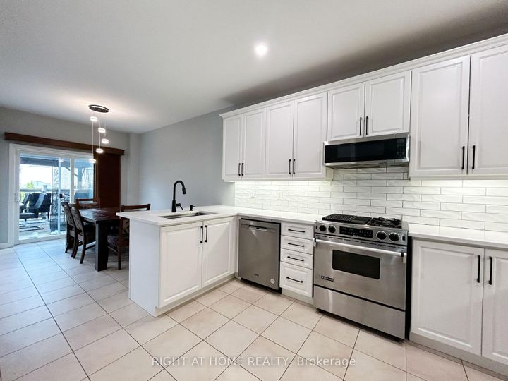 Photo 12 at 5515 Doctor Peddle Crescent, Churchill Meadows, Mississauga