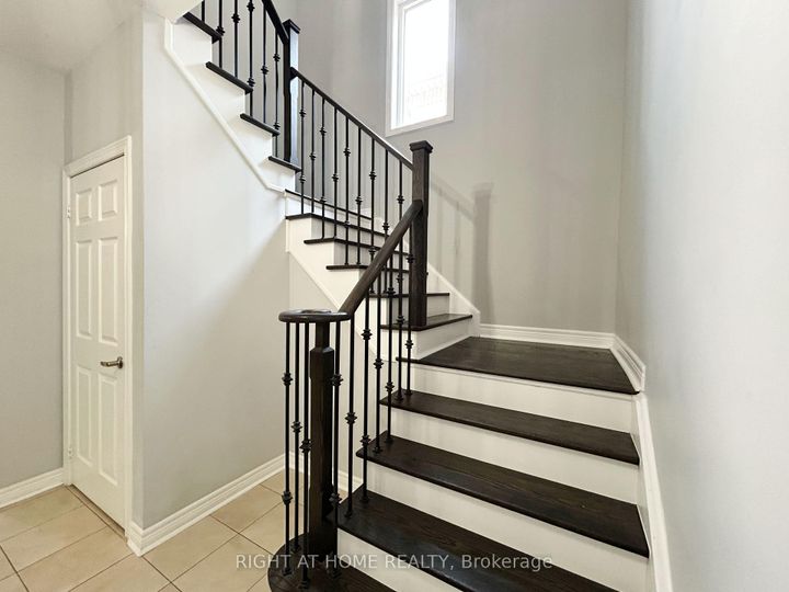 Photo 18 at 5515 Doctor Peddle Crescent, Churchill Meadows, Mississauga