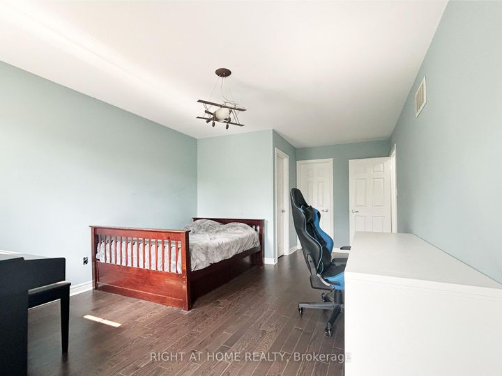 Photo 29 at 5515 Doctor Peddle Crescent, Churchill Meadows, Mississauga