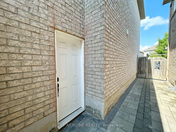 Photo 35 at 5515 Doctor Peddle Crescent, Churchill Meadows, Mississauga