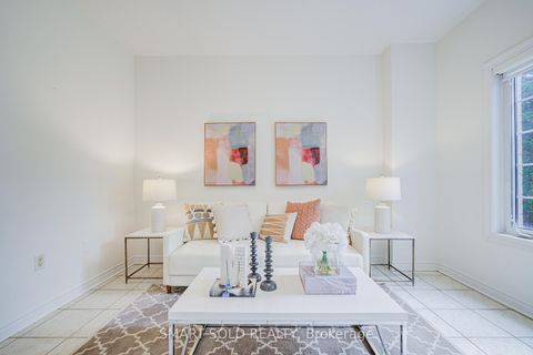 Photo 16 at 4 Thornhill Woods Drive, Patterson, Vaughan