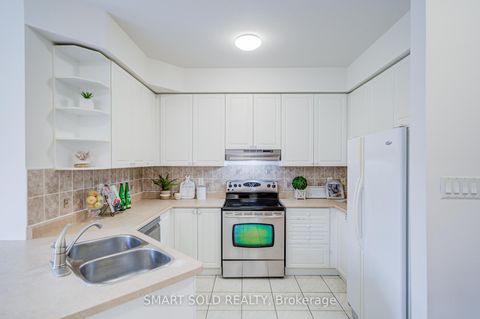 Photo 17 at 4 Thornhill Woods Drive, Patterson, Vaughan