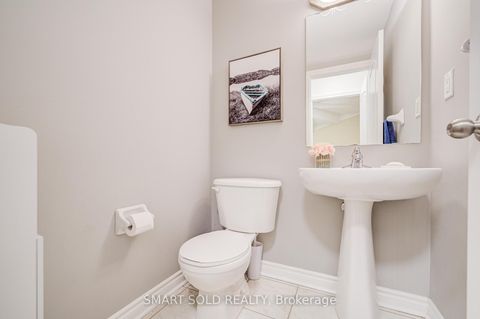 Photo 19 at 4 Thornhill Woods Drive, Patterson, Vaughan