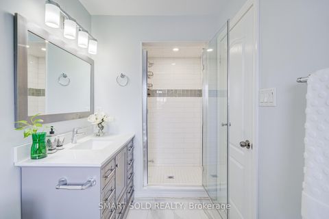 Photo 25 at 4 Thornhill Woods Drive, Patterson, Vaughan