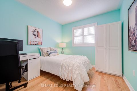 Photo 29 at 4 Thornhill Woods Drive, Patterson, Vaughan