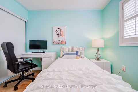 Photo 30 at 4 Thornhill Woods Drive, Patterson, Vaughan