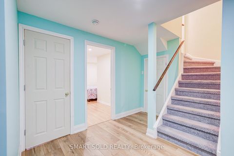 Photo 32 at 4 Thornhill Woods Drive, Patterson, Vaughan