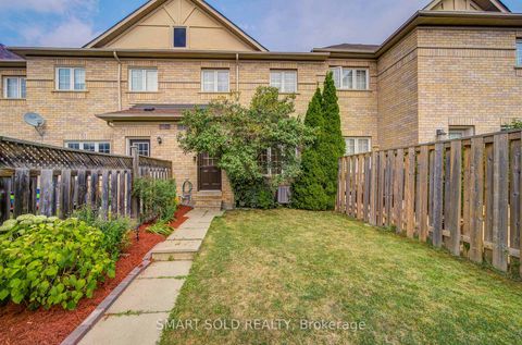 Photo 37 at 4 Thornhill Woods Drive, Patterson, Vaughan