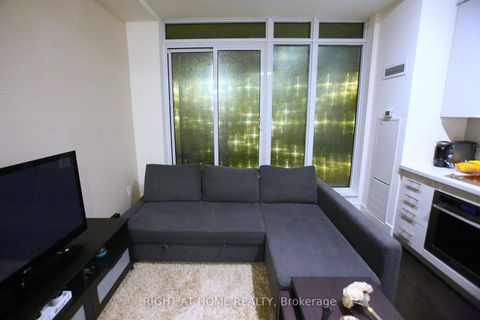 Photo 17 at 210 - 330 Richmond Street W, Waterfront Communities C1, Toronto