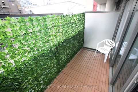 Photo 20 at 210 - 330 Richmond Street W, Waterfront Communities C1, Toronto