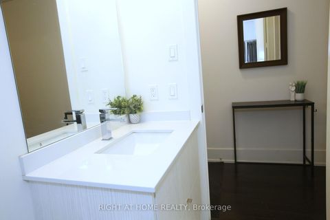 Photo 24 at 210 - 330 Richmond Street W, Waterfront Communities C1, Toronto