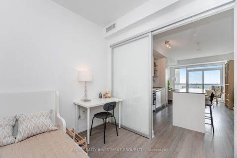 Photo 16 at 723 - 50 George Butchart Drive, CFB, Toronto