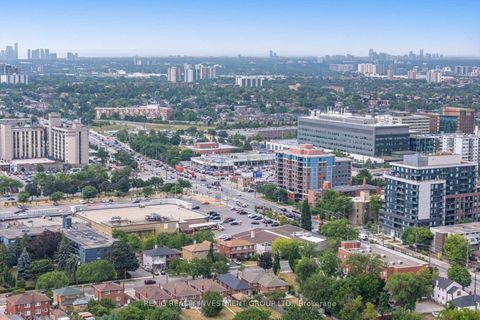Photo 32 at 723 - 50 George Butchart Drive, CFB, Toronto