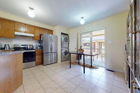 Photo 9 at 107 Torbarrie Road, CFB, Toronto