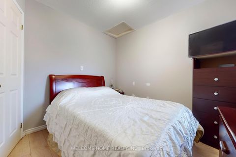 Photo 23 at 107 Torbarrie Road, CFB, Toronto