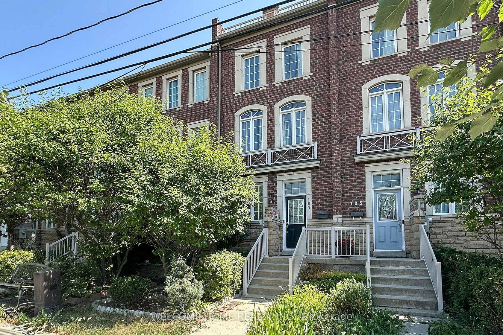 107 Torbarrie Road, CFB, Toronto by Loree Meneguzzi Real Estate 107 Torbarrie Road, CFB, Toronto