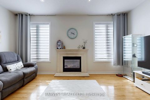 Photo 5 at 34 Ulson Drive, Oak Ridges, Richmond Hill Photo 5 at 34 Ulson Drive, Oak Ridges, Richmond Hill