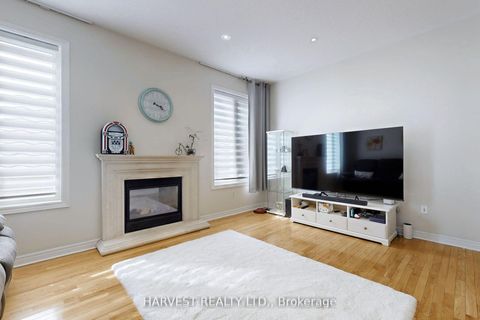 Photo 6 at 34 Ulson Drive, Oak Ridges, Richmond Hill