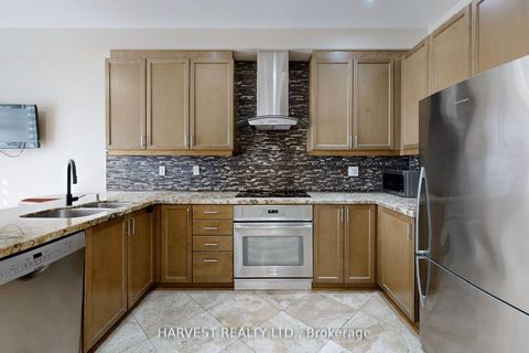 Photo 10 at 34 Ulson Drive, Oak Ridges, Richmond Hill Photo 10 at 34 Ulson Drive, Oak Ridges, Richmond Hill