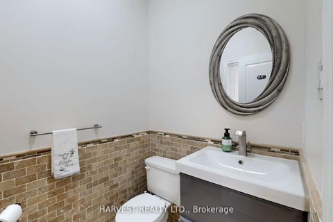 Photo 15 at 34 Ulson Drive, Oak Ridges, Richmond Hill Photo 15 at 34 Ulson Drive, Oak Ridges, Richmond Hill