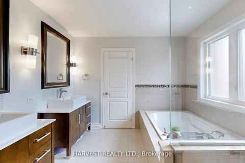 Photo 20 at 34 Ulson Drive, Oak Ridges, Richmond Hill