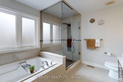 Photo 21 at 34 Ulson Drive, Oak Ridges, Richmond Hill