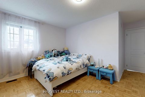Photo 22 at 34 Ulson Drive, Oak Ridges, Richmond Hill