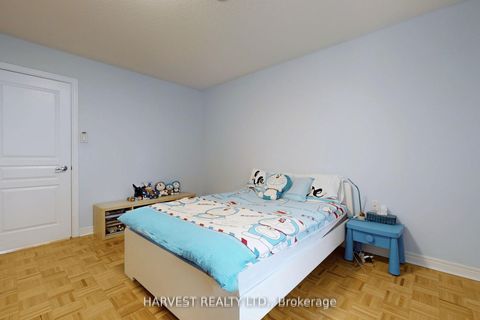 Photo 27 at 34 Ulson Drive, Oak Ridges, Richmond Hill Photo 27 at 34 Ulson Drive, Oak Ridges, Richmond Hill