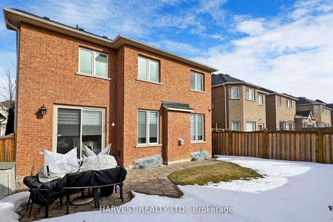 Photo 36 at 34 Ulson Drive, Oak Ridges, Richmond Hill Photo 36 at 34 Ulson Drive, Oak Ridges, Richmond Hill