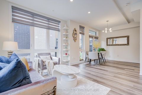 Photo 5 at 18 - 6 Sayers Lane, Oak Ridges, Richmond Hill