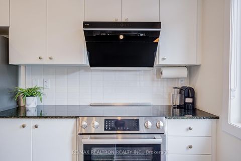 Photo 7 at 18 - 6 Sayers Lane, Oak Ridges, Richmond Hill