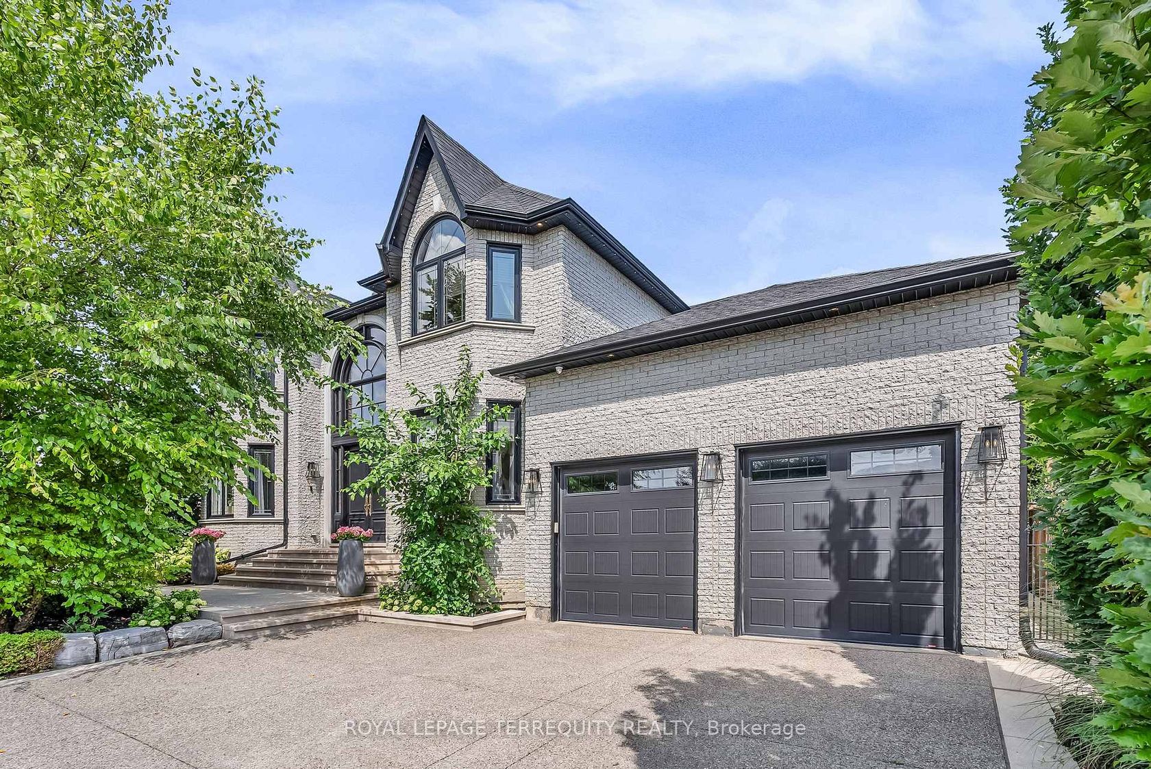 13 Bourdon Avenue, Rustic, Toronto 