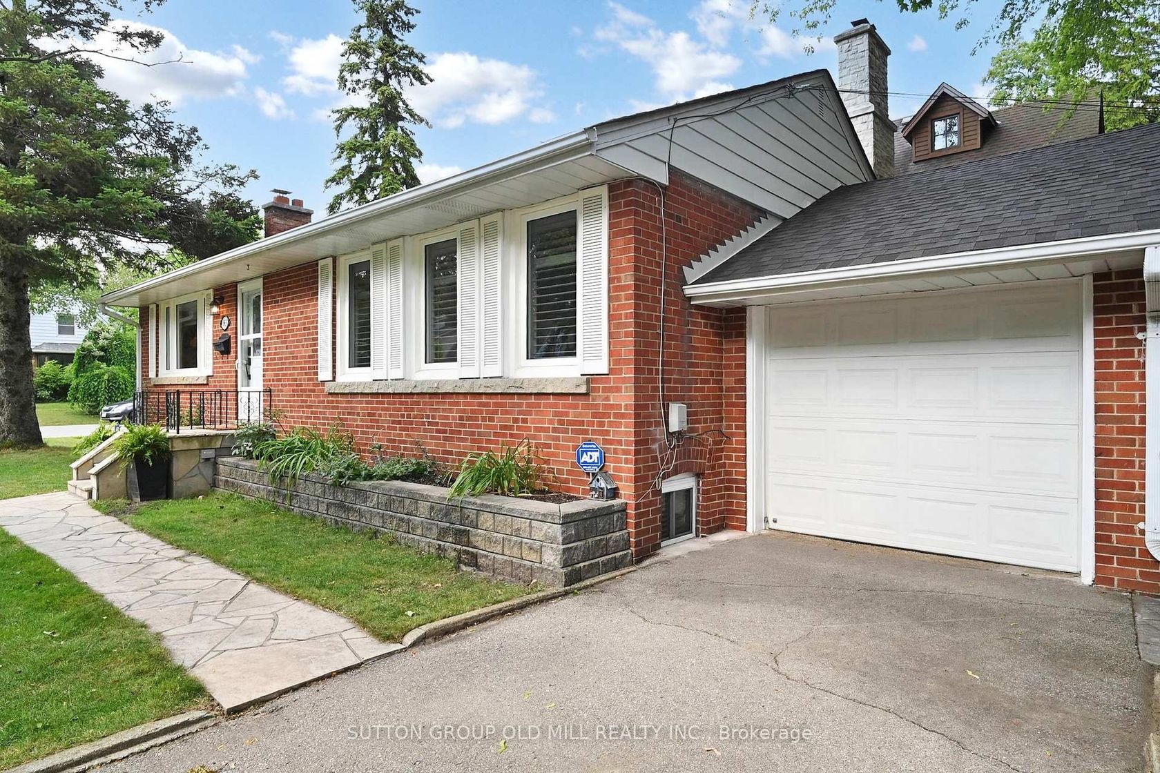 83 Allanbrooke Drive, Kingsway South, Toronto 