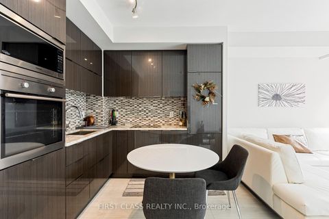 Photo 3 at 2408 - 318 Richmond Street, Waterfront Communities C1, Toronto