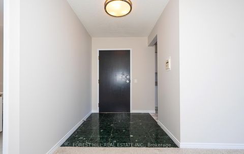 Photo 11 at 709 - 91 Townsgate Drive, Yorkhill, Vaughan