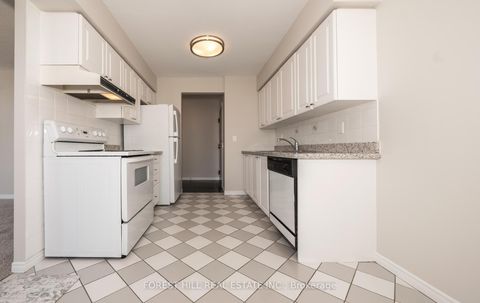 Photo 19 at 709 - 91 Townsgate Drive, Yorkhill, Vaughan
